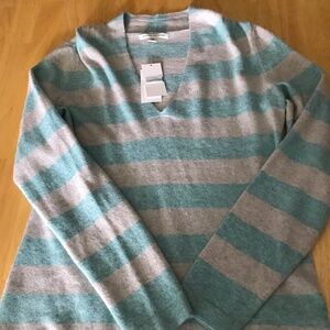 NWT TAG BLUE AND GREY STRIPED BANANA REPUBLIC SWEATER, SIZE SMALL